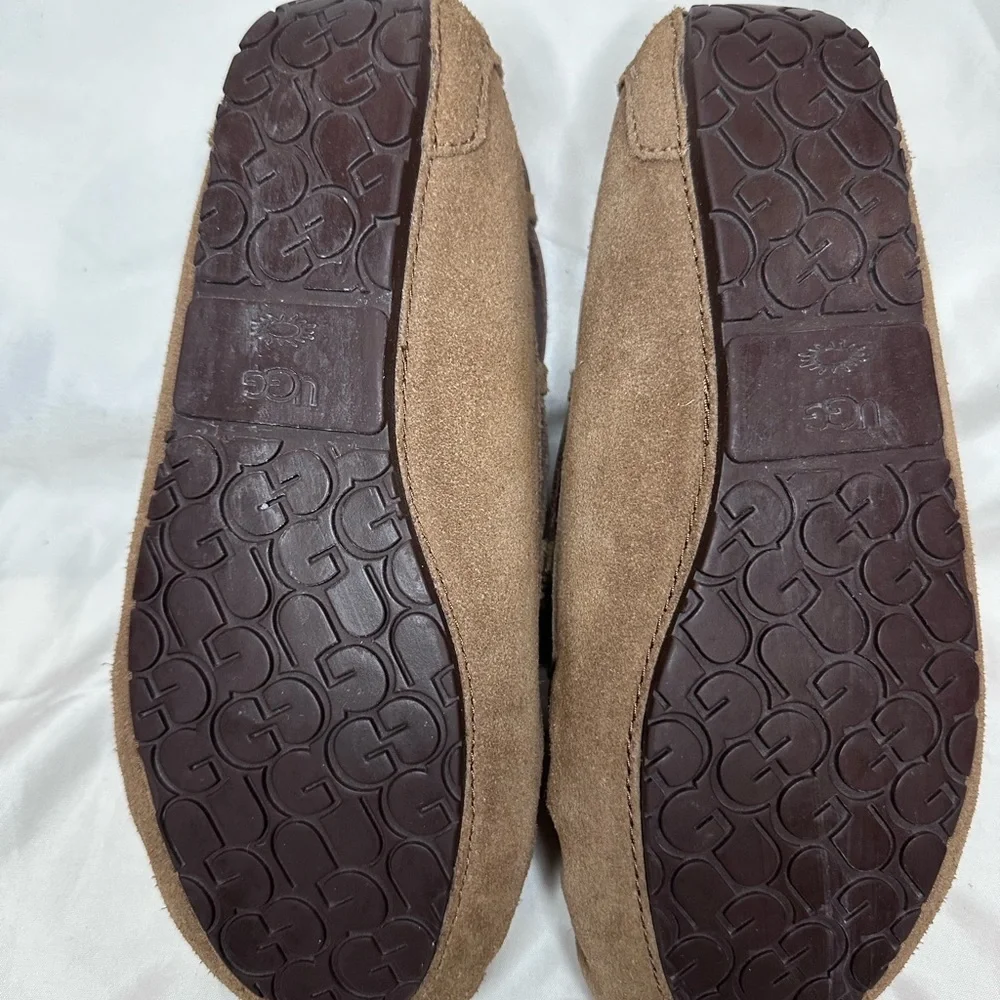 Big Kids Uggs in a sz.4 no box